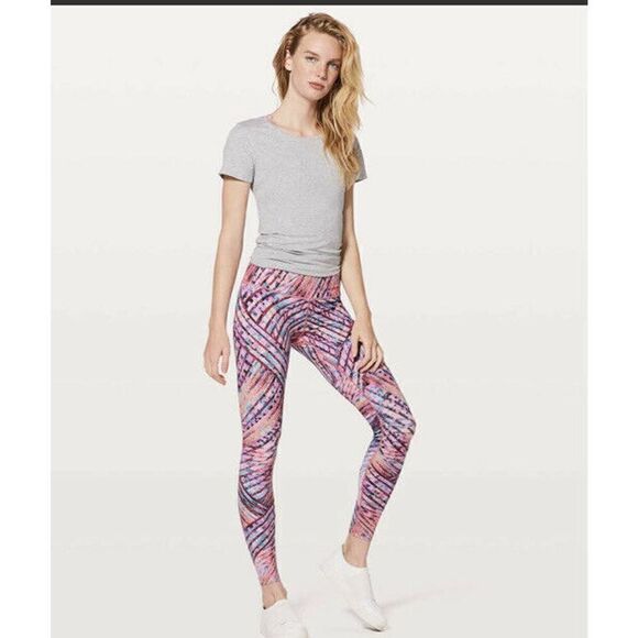 Lululemon Wunder Under Hi-Rise Tight *Central Saint Martins Nulux 28" Size 4 - Picture 6 of 11